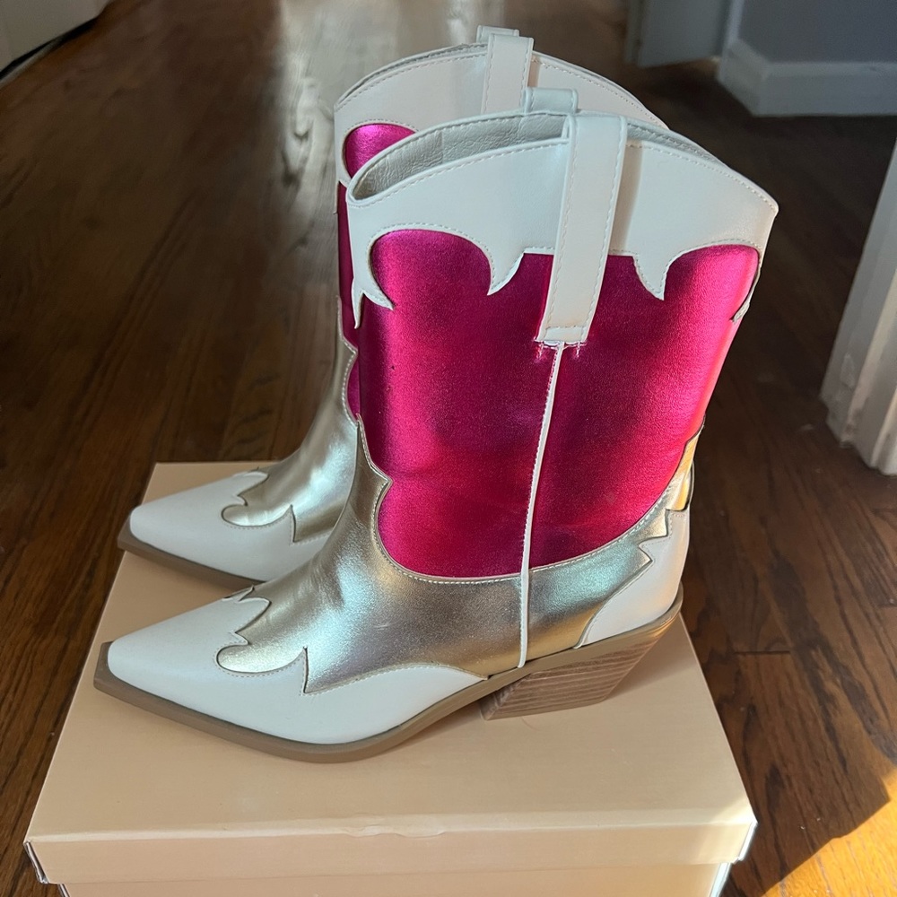 Billini cowgirl metallic boots